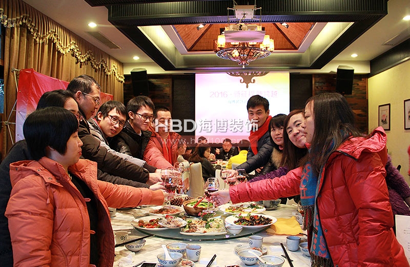 800碰杯2.jpg 800碰杯2.jpg