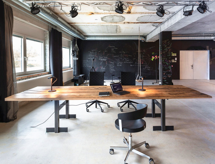 工業(yè)風(fēng)辦公室裝修設(shè)計(jì),廣州辦公室裝修,loft風(fēng)格辦公室,海博裝飾.jpg 工業(yè)風(fēng)辦公室裝修設(shè)計(jì),廣州辦公室裝修,loft風(fēng)格辦公室,海博裝飾.jpg