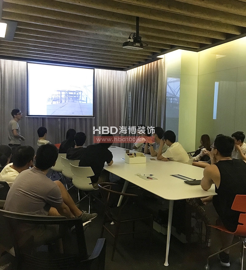 廣州海博裝修公司,設(shè)計(jì)部會議,辦公室裝修設(shè)計(jì),海博裝飾.jpg 廣州海博裝修公司,設(shè)計(jì)部會議,辦公室裝修設(shè)計(jì),海博裝飾.jpg