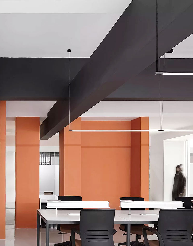 現(xiàn)代簡約風格辦公室裝修設計.jpg 現(xiàn)代簡約風格辦公室裝修設計.jpg