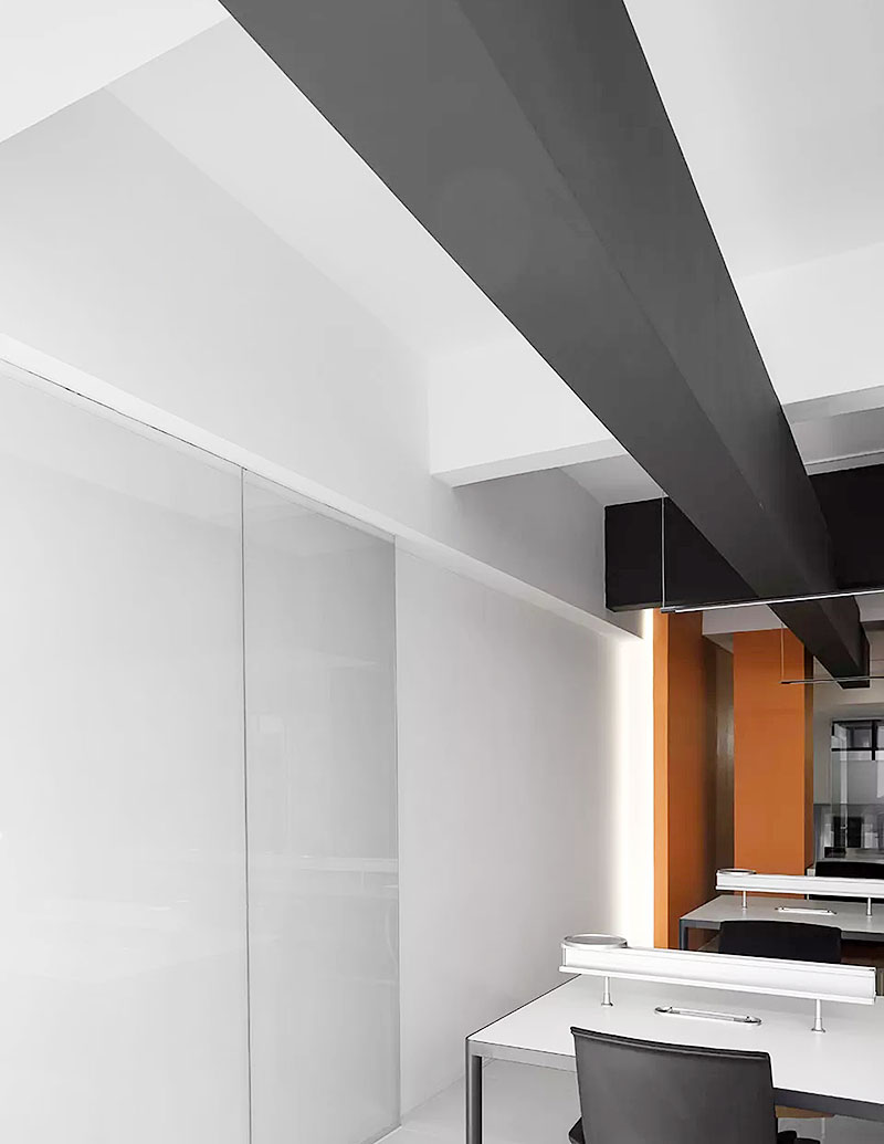 現(xiàn)代簡約風格辦公室裝修設計.jpg 現(xiàn)代簡約風格辦公室裝修設計.jpg