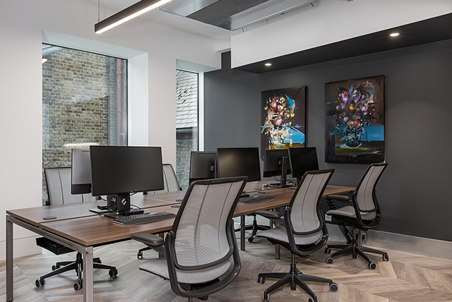 現(xiàn)代簡約辦公室裝修風(fēng)格.jpg 現(xiàn)代簡約辦公室裝修風(fēng)格.jpg